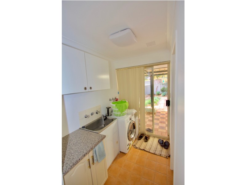 30 Kinglassie Circle, Kinross WA 6028