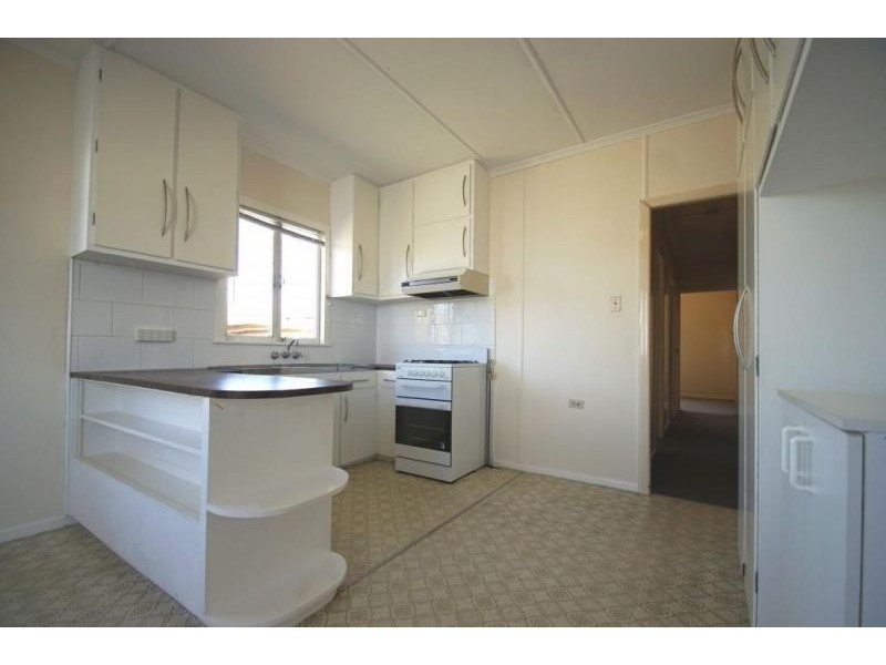 9 Edgar Street, Eastern Heights QLD 4305