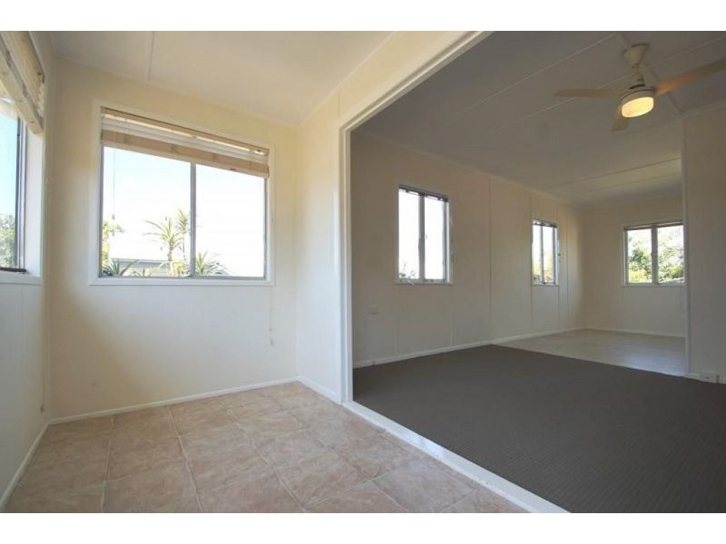 9 Edgar Street, Eastern Heights QLD 4305