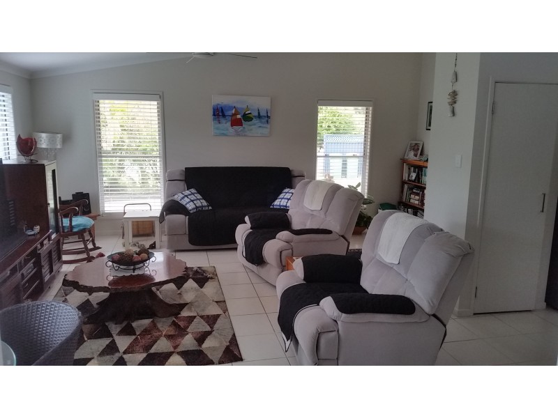 2 Hawk Court, Cooloola Cove QLD 4580