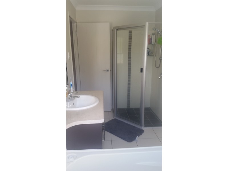 2 Hawk Court, Cooloola Cove QLD 4580