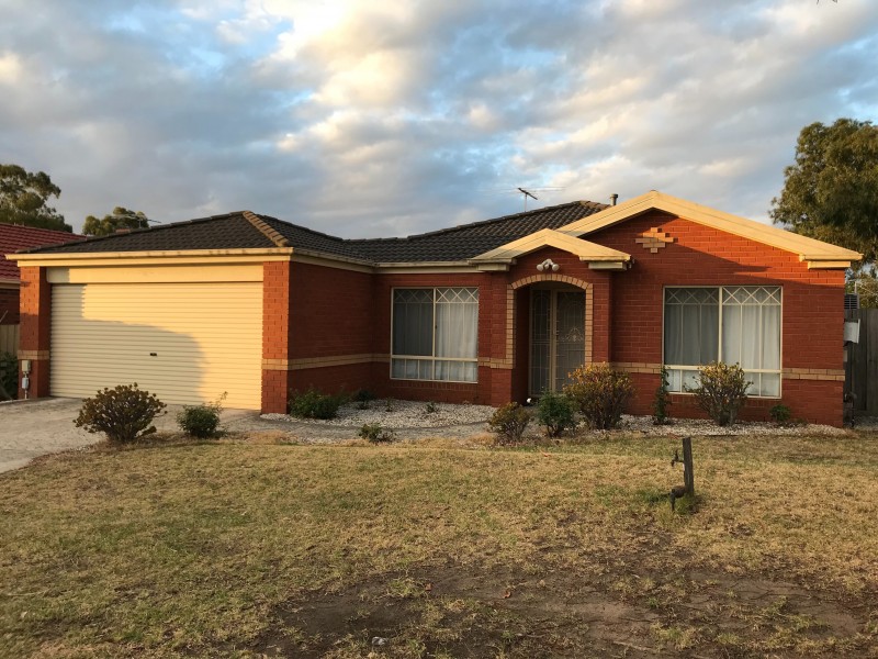 201 Monahans Road, Cranbourne West VIC 3977