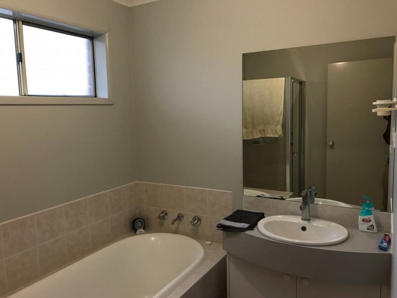 201 Monahans Road, Cranbourne West VIC 3977