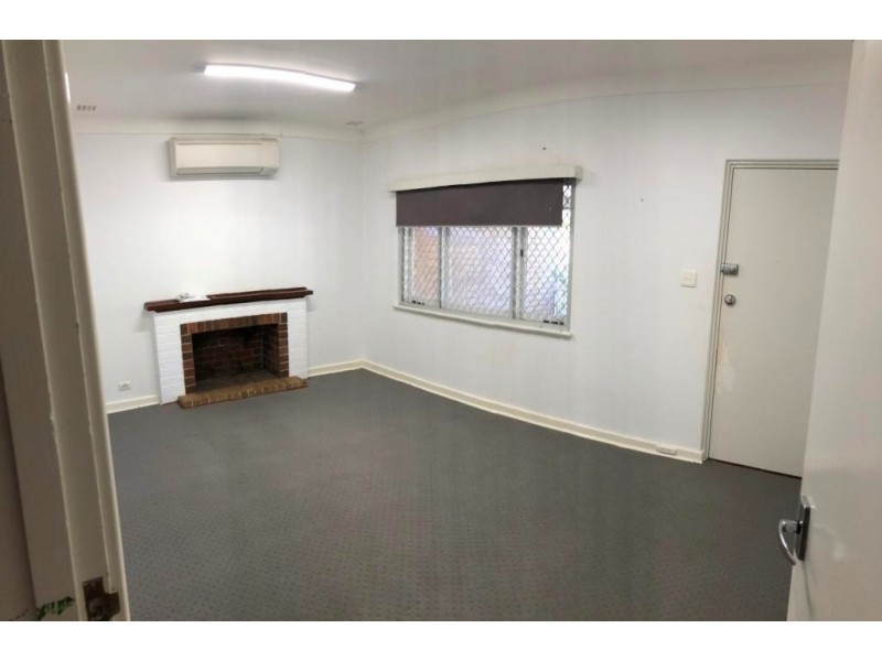 2A Nicholas Crescent, Hilton WA 6163