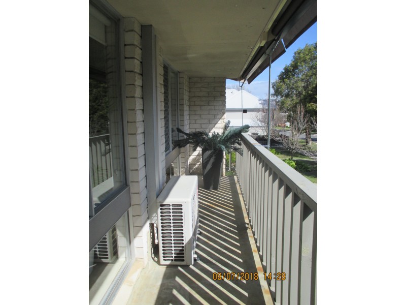 10/4 Bulimba Road, Nedlands WA 6009