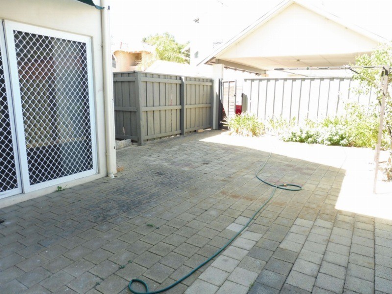 3/8 Mary Street, Como WA 6152