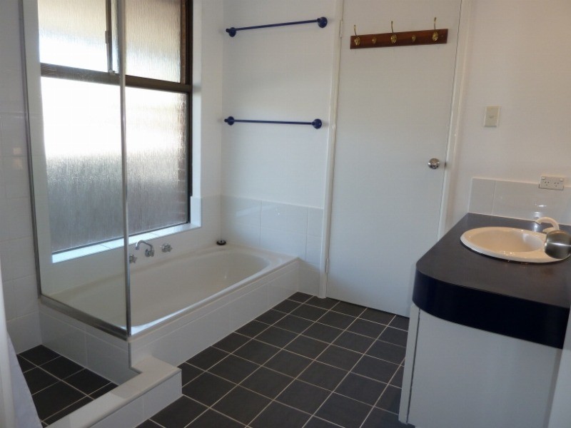 19 Lawrence Way, Samson WA 6163