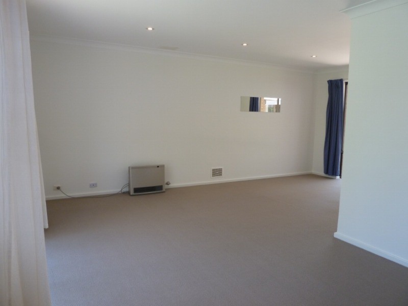 19 Lawrence Way, Samson WA 6163