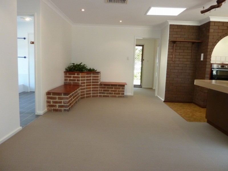 19 Lawrence Way, Samson WA 6163