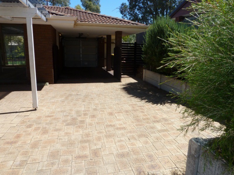 19 Lawrence Way, Samson WA 6163