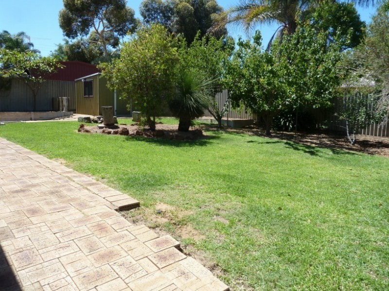 19 Lawrence Way, Samson WA 6163