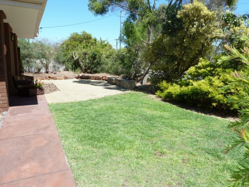 19 Lawrence Way, Samson WA 6163