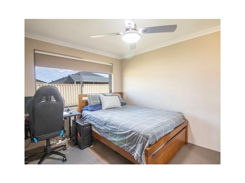 17 Chamberlain Grove, Millbridge WA 6232