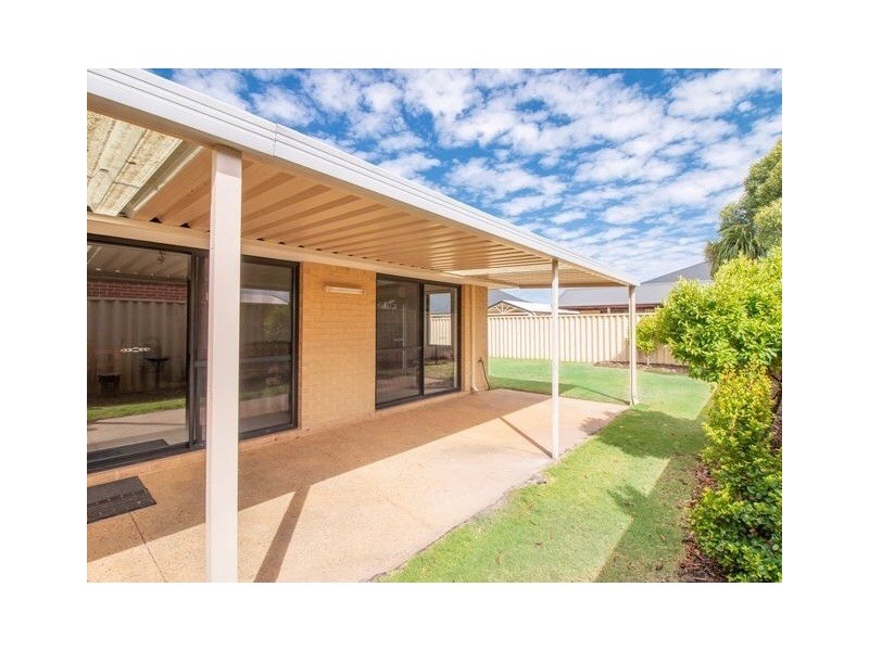 17 Chamberlain Grove, Millbridge WA 6232