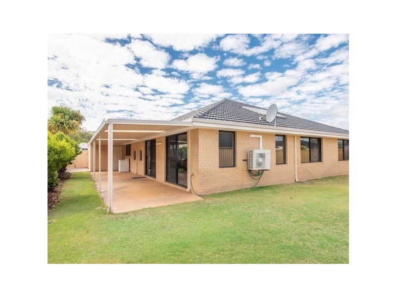 17 Chamberlain Grove, Millbridge WA 6232