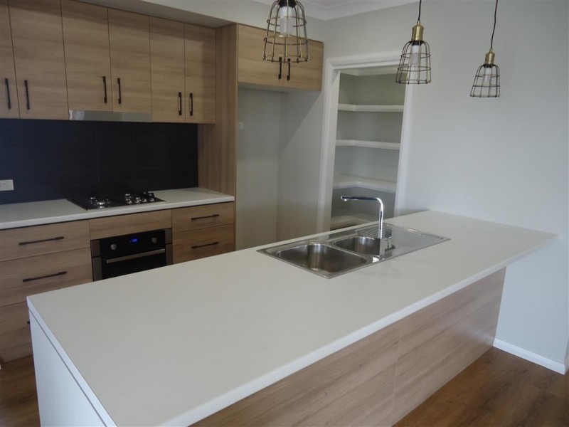 8 Chang Avenue, Lloyd NSW 2650