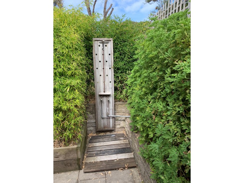 1 Dana Avenue, Blairgowrie VIC 3942