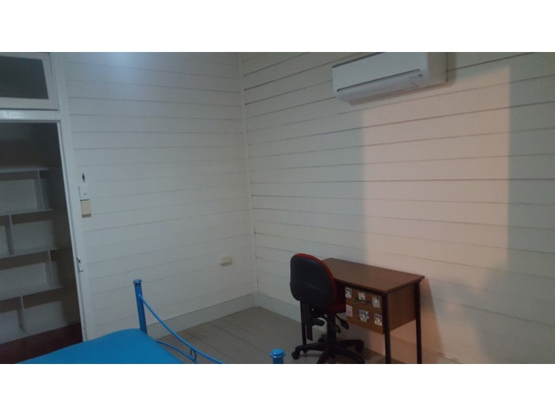 2/57 West Street, The Range QLD 4700