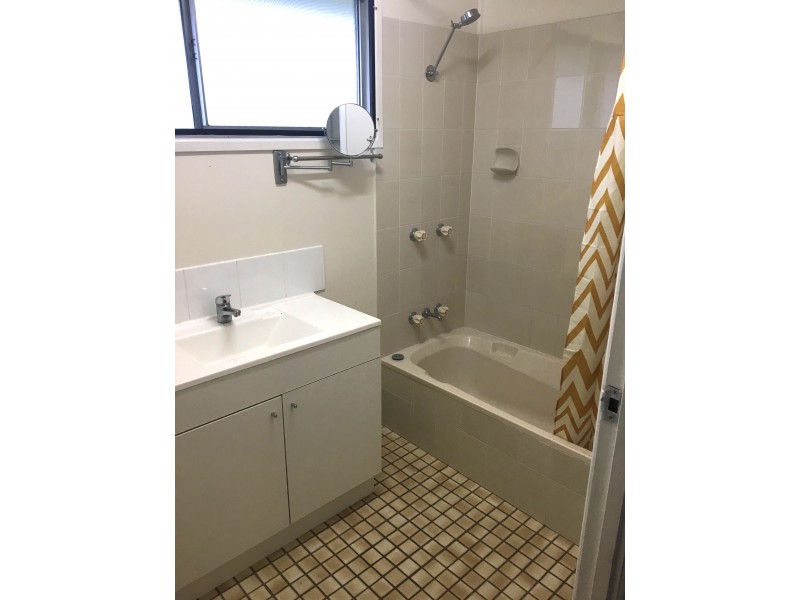 2/57 West Street, The Range QLD 4700