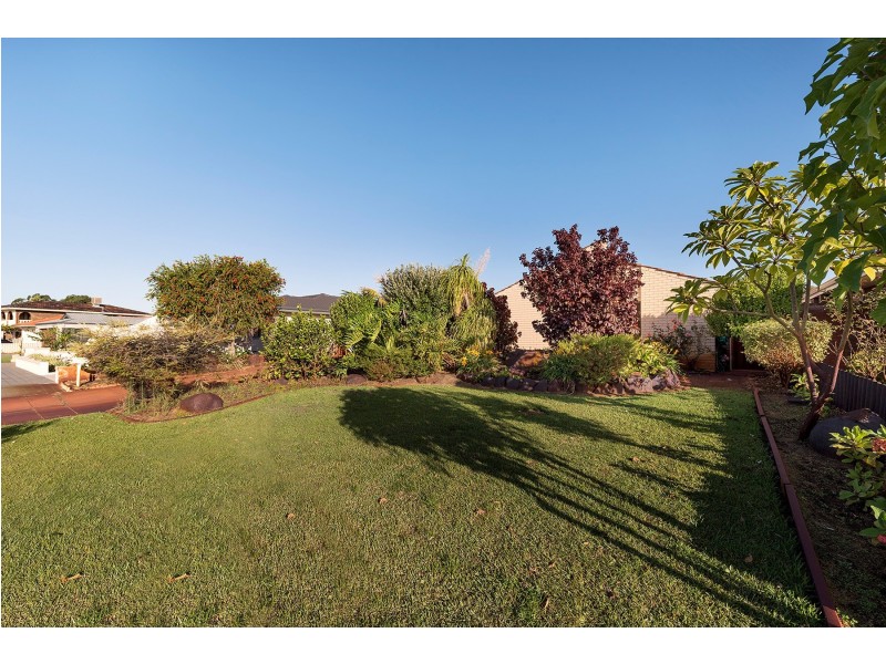 24 Whimbrel Street, Stirling WA 6021