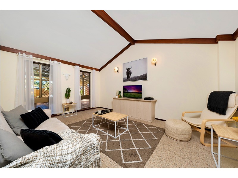 24 Whimbrel Street, Stirling WA 6021