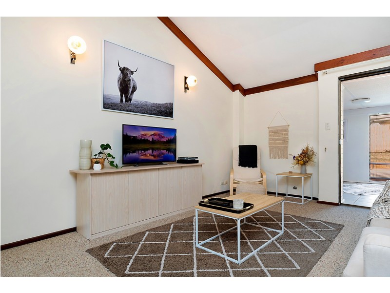 24 Whimbrel Street, Stirling WA 6021