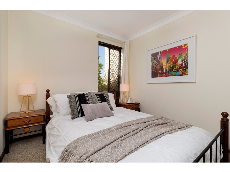 24 Whimbrel Street, Stirling WA 6021