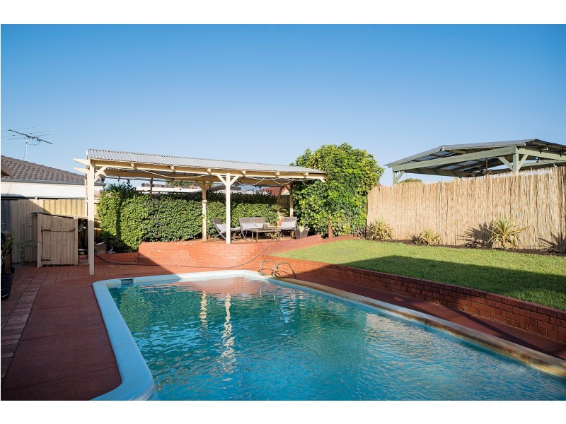 24 Whimbrel Street, Stirling WA 6021