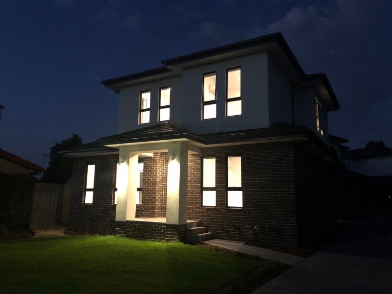 1/4 Tweed Court, Glen Waverley VIC 3150