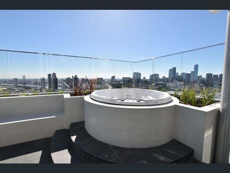 1902/89 Gladstone Street, South Melbourne VIC 3205