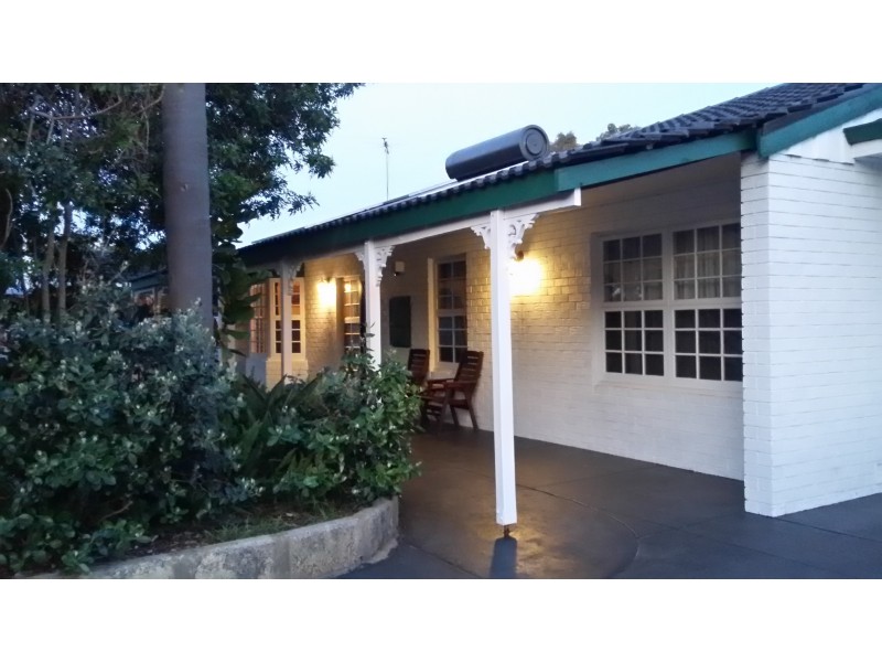 36 Waratah Drive, Camillo WA 6111