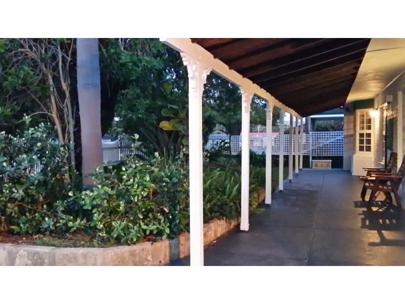 36 Waratah Drive, Camillo WA 6111