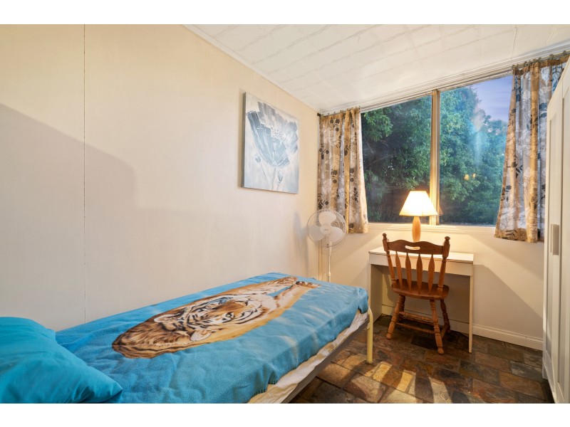 36 Waratah Drive, Camillo WA 6111