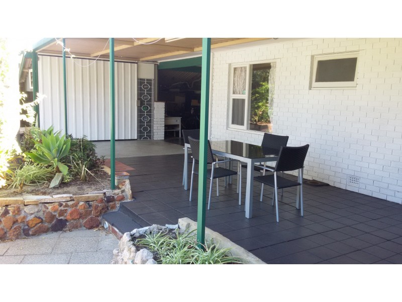 36 Waratah Drive, Camillo WA 6111