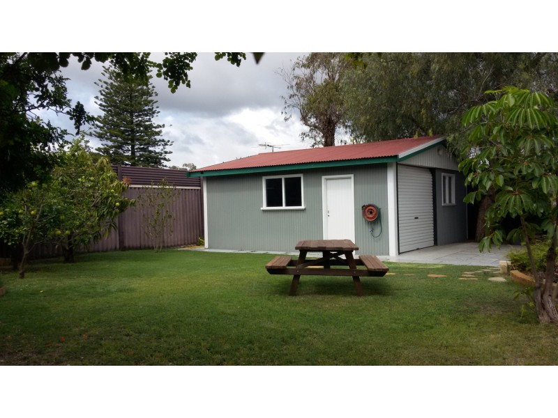 36 Waratah Drive, Camillo WA 6111