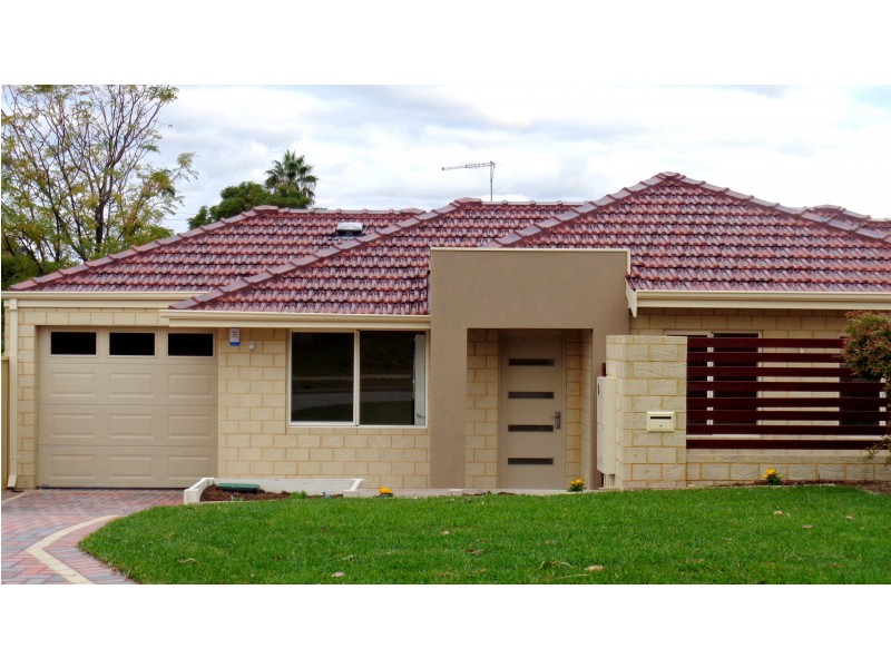 4/4 Debenham Street, Thornlie WA 6108