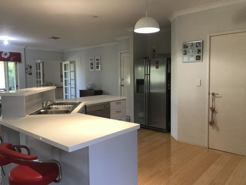 16 Lemon Gum Drive, Baldivis WA 6171