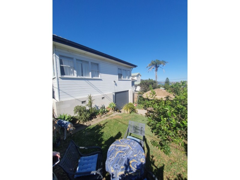 91 Griffin Road, North Curl Curl NSW 2099