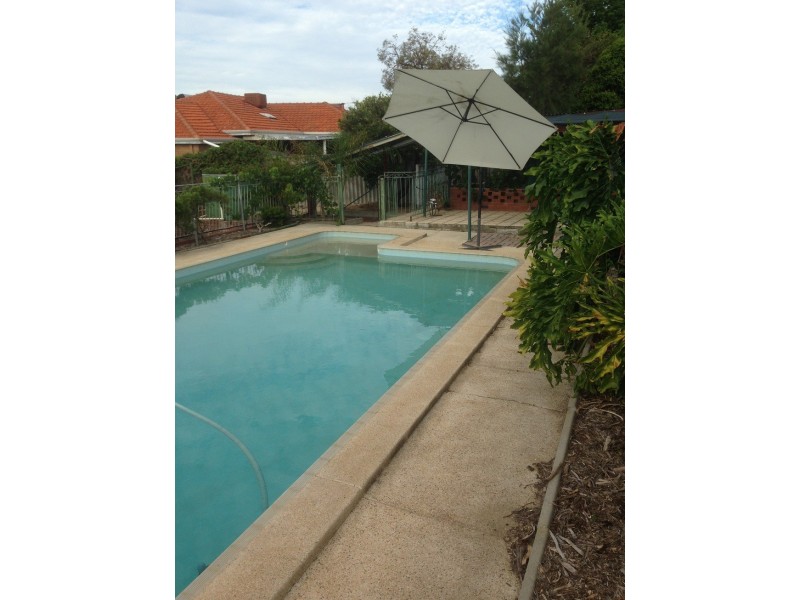 9 Hereford Place, Spearwood WA 6163