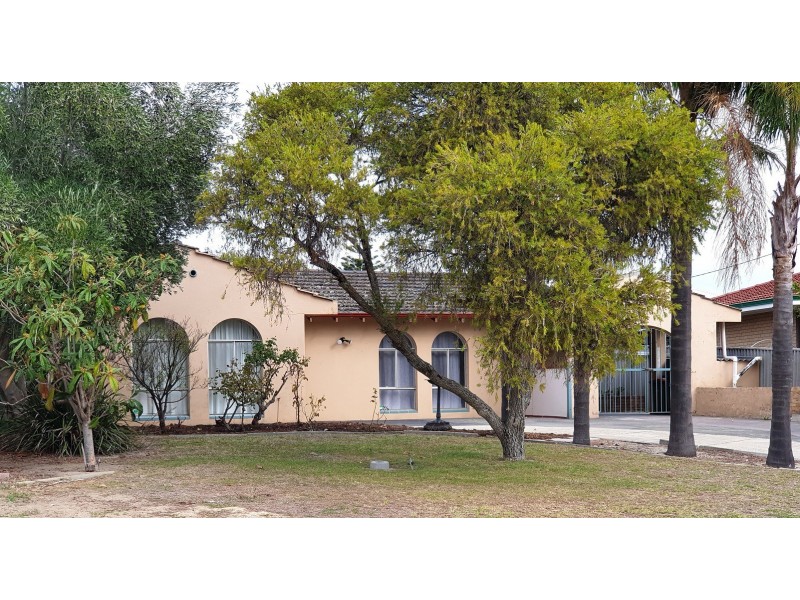 9 Hereford Place, Spearwood WA 6163