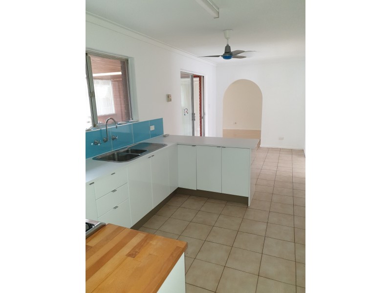 9 Hereford Place, Spearwood WA 6163