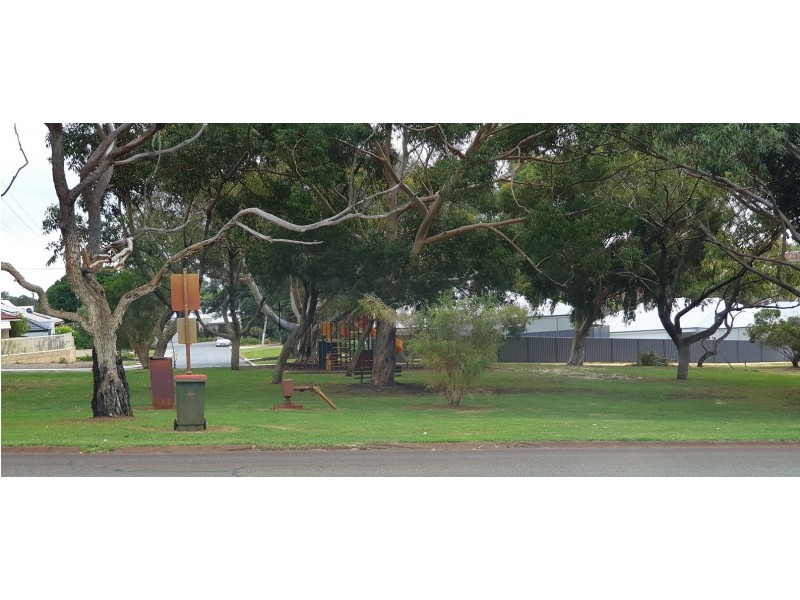 9 Hereford Place, Spearwood WA 6163