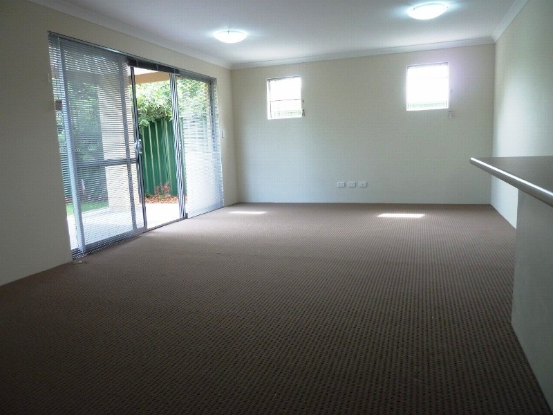 11 Lyrebird Way, Thornlie WA 6108