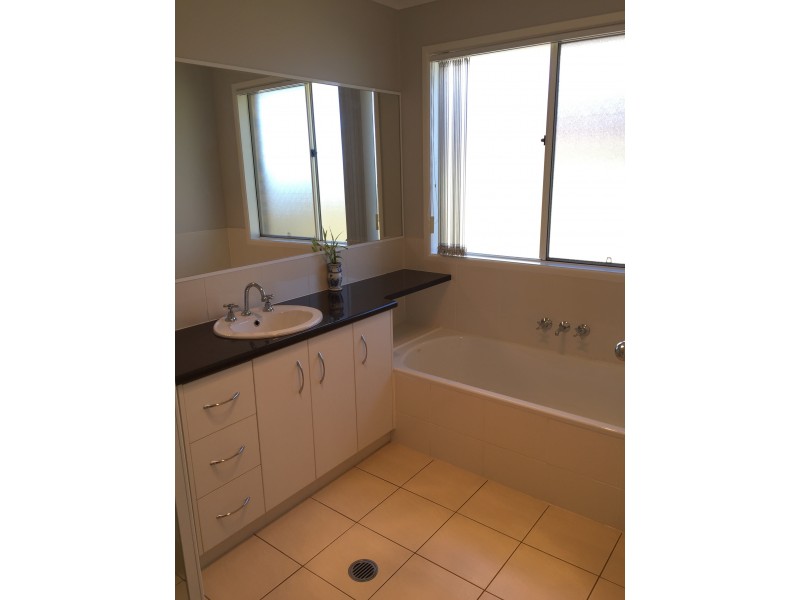 19 Joann Court, Oakey QLD 4401