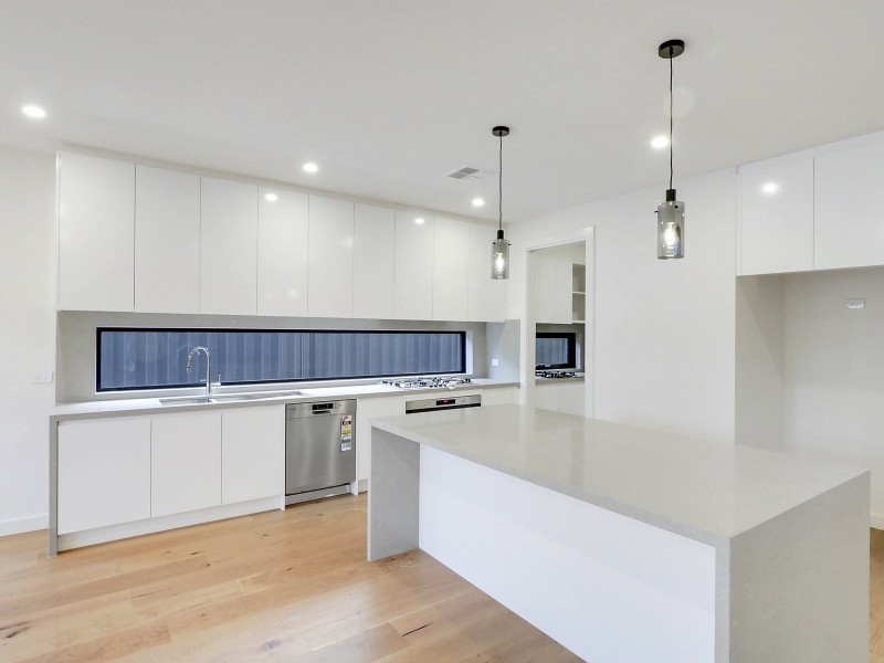 4 Diosma Drive, Glen Waverley VIC 3150