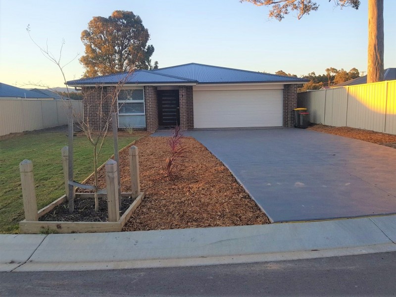 4 Evergreen Place, South Nowra NSW 2541