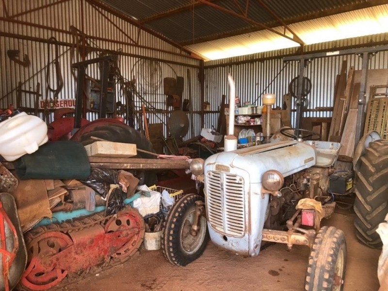 8R Gavel Drive, Dubbo NSW 2830