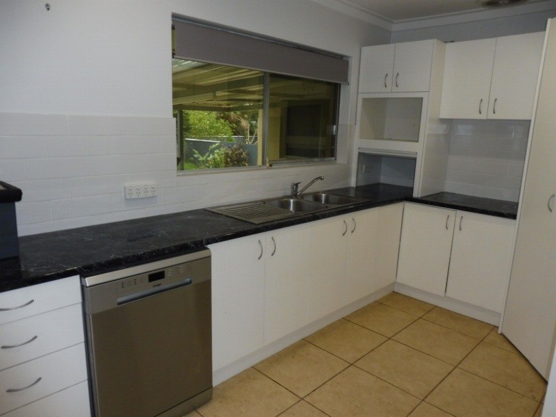 11 Sulphur Road, Orelia WA 6167