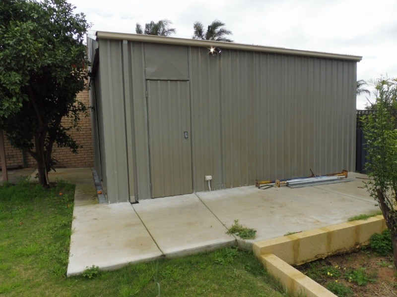 11 Sulphur Road, Orelia WA 6167