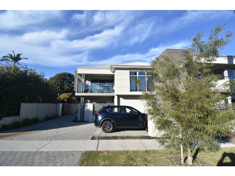 2/3 Leeder Street, Glendalough WA 6016